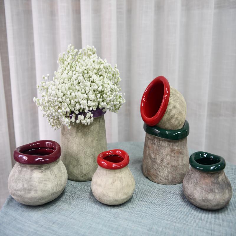 Vintage Effect Flowerpot With Glossy Glaze